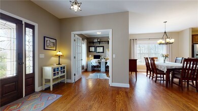33 Crest Cir, Smithfield, RI 02917 - photo 2