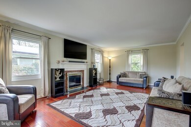 12119 Mackell Ln, Bowie, MD 20715 - photo 3