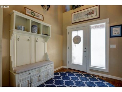 3444 SW 47th St, Redmond, OR 97756 - photo 2