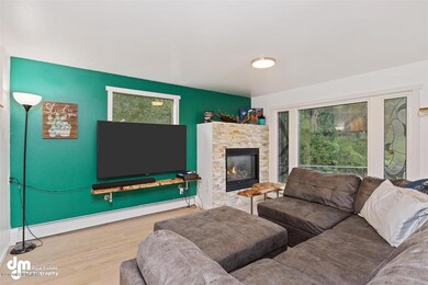 06-Living Room-ELKO0257