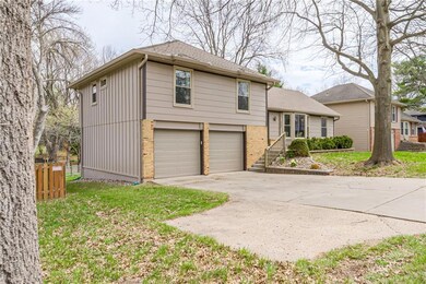 8927 Lackman Rd, Lenexa, KS 66219 - photo 2