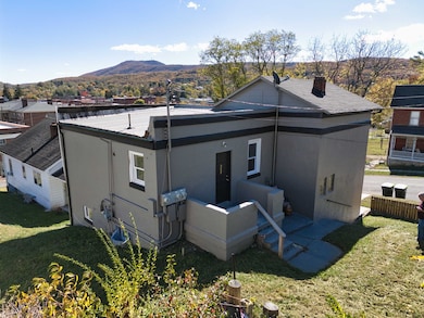 238 3rd St NW, Pulaski, VA 24301 - photo 4