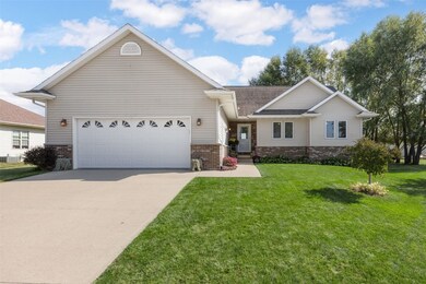 149 Country Club Ct, Anamosa, IA 52205 - photo 2