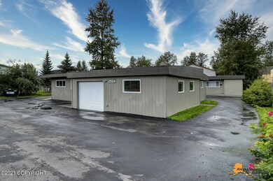 Garage and Studio or Storage!