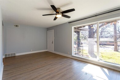 604 Oakwood Ave, Hurst, TX 76053 - photo 4