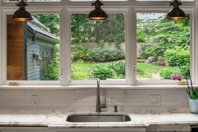 240 Mount Vernon St, West Newton, MA 02465 - photo 7