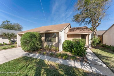 2537 Dauphine Ct E