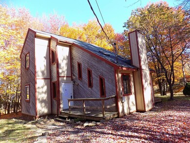 5854 Lower Deer Lake Ct, Emerald Lakes, PA 18334 - photo 2