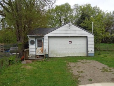 70 NW 47th Place, Des Moines, IA 50313 - photo 2