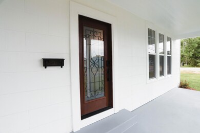 Front Porch w orig mailbox