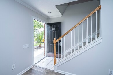 3208QueensgateWay05