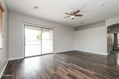 003-photo-living-room-13824814