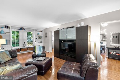 19073 Mcfarlin Dr, Germantown, MD 20874 - photo 6