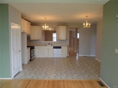 5571 Spring Ridge Dr W, Macungie, PA 18062 - photo 3