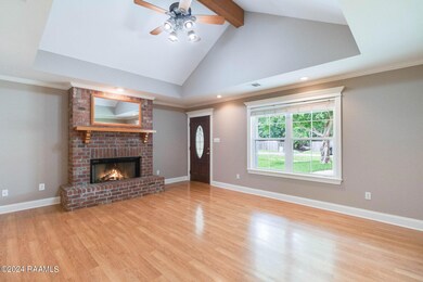 3-web-or-mls-605 Kaiser Dr-3