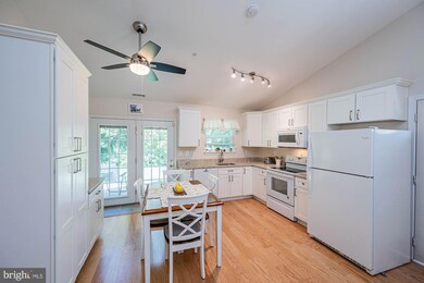 2034 Rudy Serra Dr unit C, Sykesville, MD 21784 - photo 7