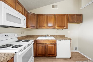 9140 Timber Path unit 2501, San Antonio, TX 78250 - photo 6