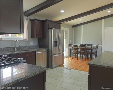 23645 W Newell Cir, Farmington Hills, MI 48336 - photo 6