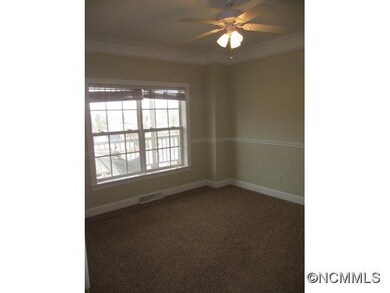 124 S Willow Brook Dr, Asheville, NC 28806 - photo 7