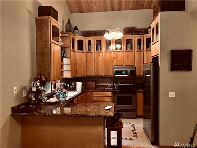 10403 Vantage Dr, Anderson Island, WA 98303 - photo 3