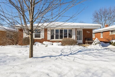 760 S Berkley Ave, Elmhurst, IL 60126 - photo 3