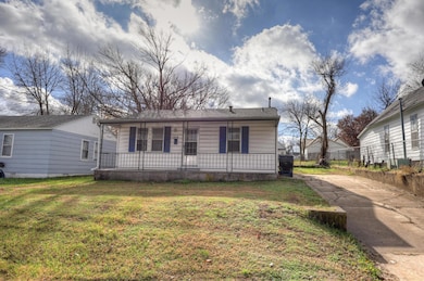 1014 Sycamore St, Carthage, MO 64836 - photo 3