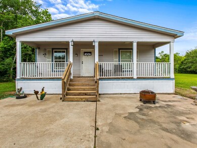 555 Avenue J, Alvin, TX 77511 - photo 4