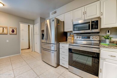 13653 N Newcastle Dr, Sun City, AZ 85351 - photo 3