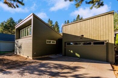 1832 SW Forest Ridge Ave, Bend, OR 97702 - photo 3