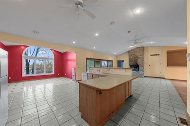 1573 N 1100 Rd, Lawrence, KS 66046 - photo 5