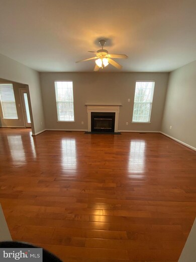 35771 Chapel Hill Ct, Round Hill, VA 20141 - photo 5