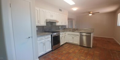 2331 N 47th Ln, Phoenix, AZ 85035 - photo 4