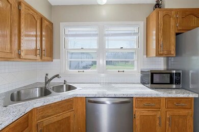 6430 Switzer Ln, Shawnee, KS 66203 - photo 6