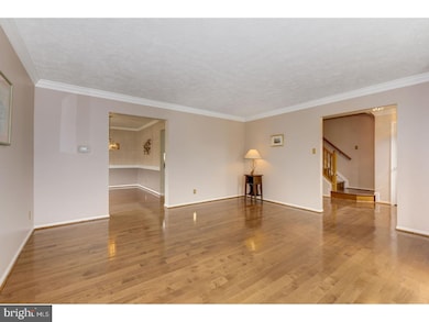 501 Monmouth Dr, Mount Laurel, NJ 08054 - photo 4