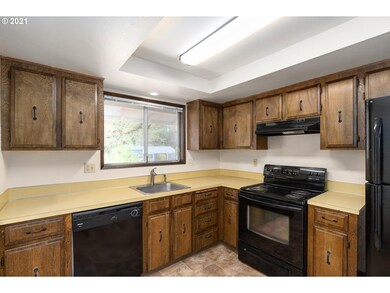 19370 SW Butternut St, Beaverton, OR 97007 - photo 6