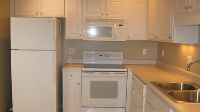 Eat-in kitchen