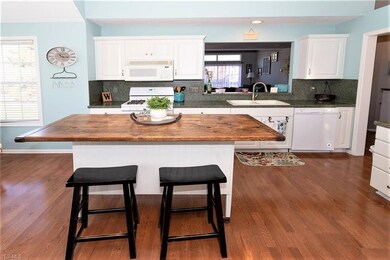 400 Blair Cir unit 15H, Aurora, OH 44202 - photo 7