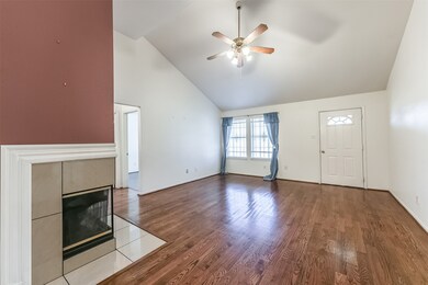 9743 Blackhawk Blvd, Houston, TX 77075 - photo 4