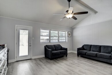 8614 Twisting Vine Ln, Houston, TX 77040 - photo 5