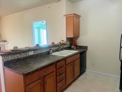 470 N 1st Ave unit 202, Iowa City, IA 52245 - photo 4