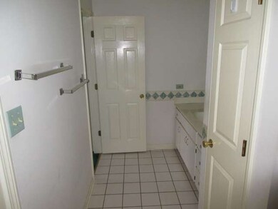 18063 Vista Dr unit 18063, Country Club Hills, IL 60478 - photo 3