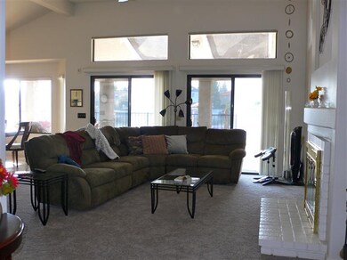 Great room, 2 sets of sliding doors, 2 clerestory 