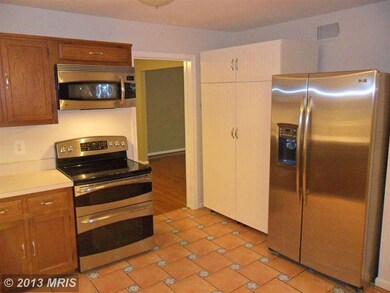 8006 Pyracantha Ct, Springfield, VA 22153 - photo 3