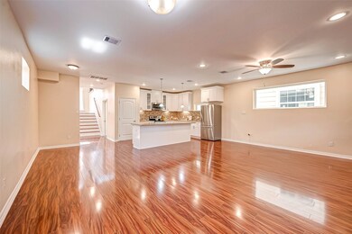 5112 Creekmont Dr, Houston, TX 77091 - photo 5