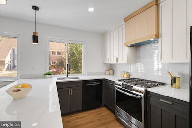 11152 Forest Edge Dr, Reston, VA 20190 - photo 7