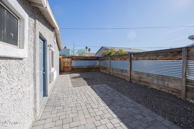 1026 E Pierce St unit B, Phoenix, AZ 85006 - photo 3