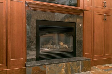 2817 Seneca Ct NE, Cedar Rapids, IA 52402 - photo 5