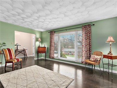 4 Fieldcrest Cir, Asheville, NC 28806 - photo 2