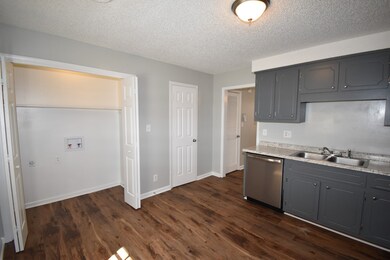 3276 Tower Dr unit B, Clarksville, TN 37042 - photo 6