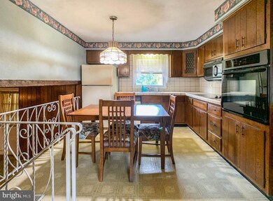 186 Fletcher Dr, Morrisville, PA 19067 - photo 7